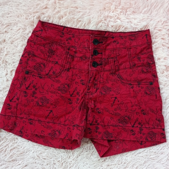 Hot Topic Pants - Y2k hot topic hi-waisted old school tattoo shorts!